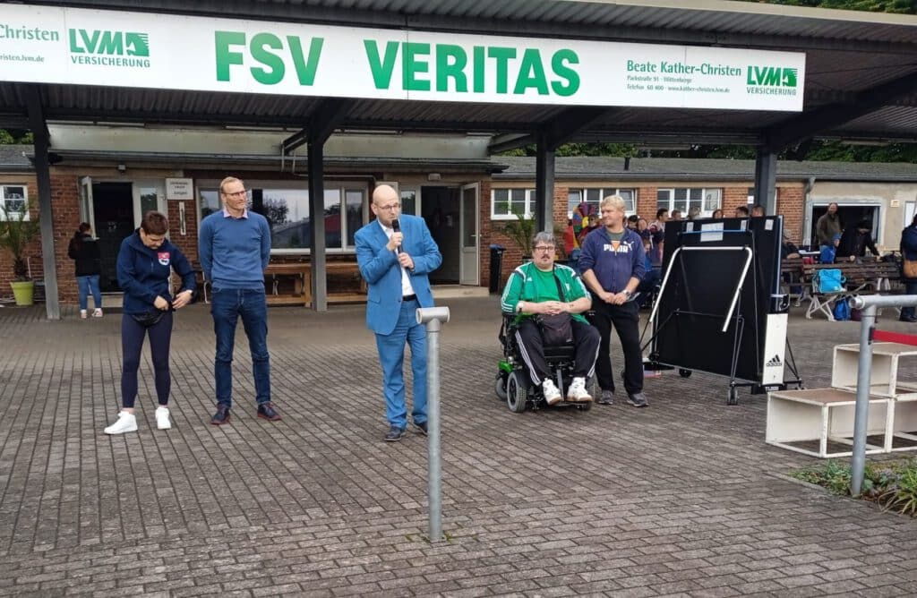 Eröffnung des Integrationssportfestes im vergangenen Jahr durch Landrat Christian Müller.